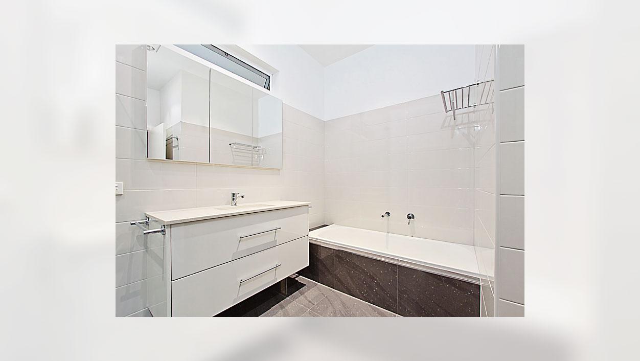 bathroom-renovation-hillsyde-parade-strathmore_01